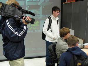NPRE 100 students get a virtual “peek” at the layout of the building that houses the now-decommissioned TRIGA nuclear reactor. While the College of Engineering’s Ritch Strom filmed them, the students participated in an experiment comparing virtual navigation to a paper map.