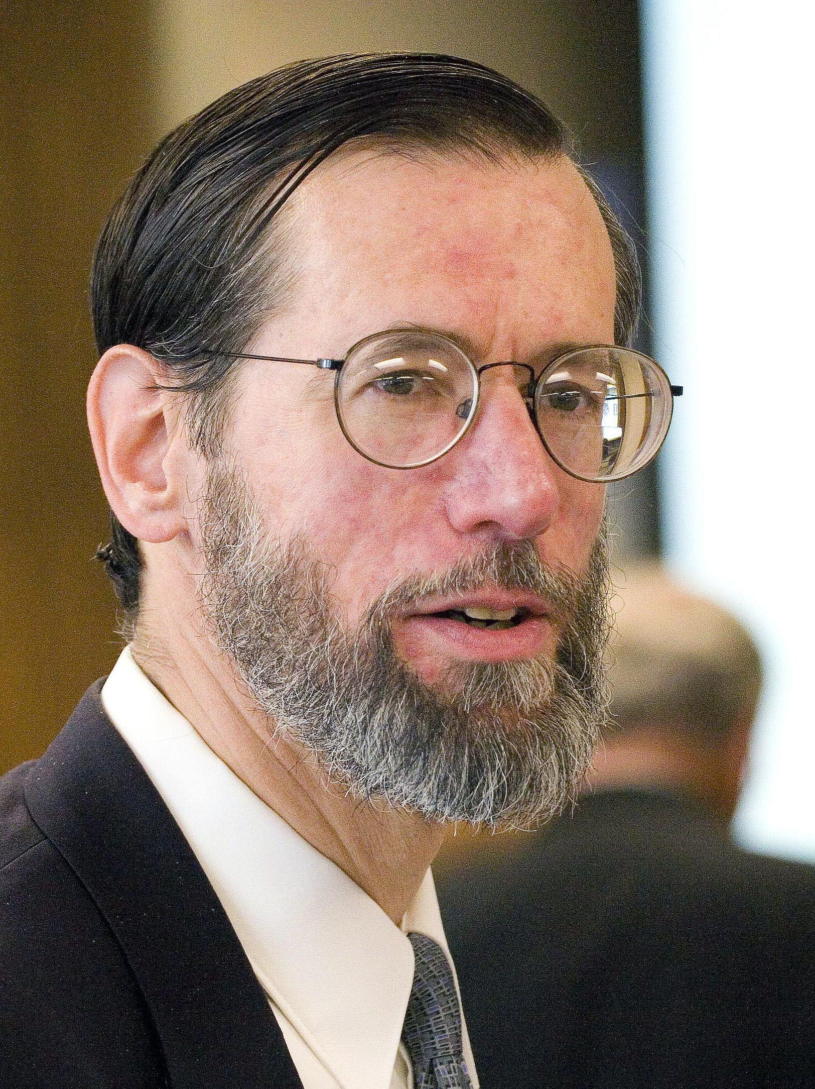 Bruce R Schatz