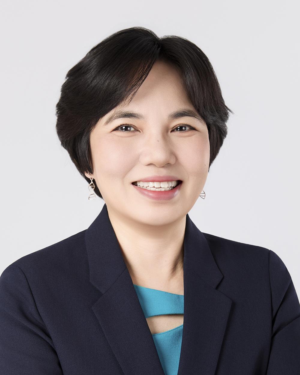  Helen Nguyen