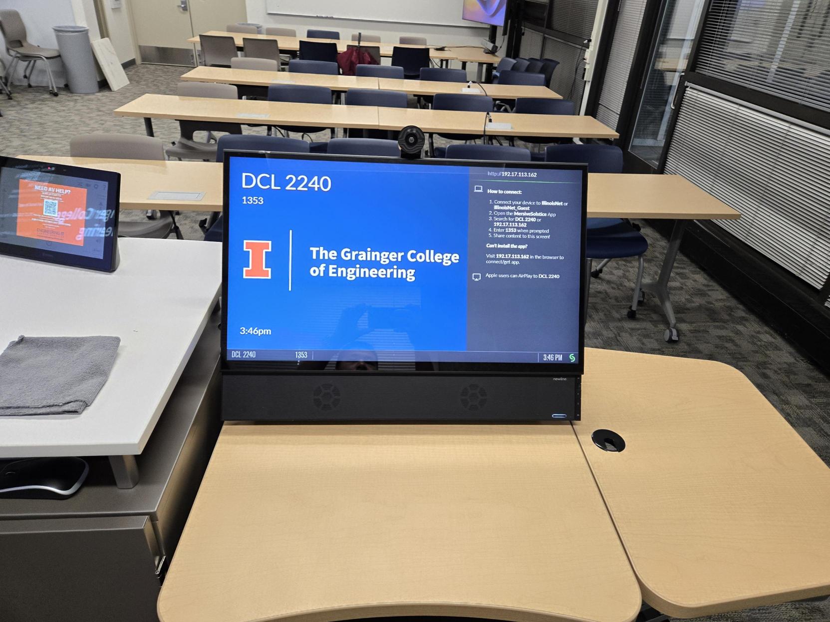 Image of DCL_2240_Lectern_Right
