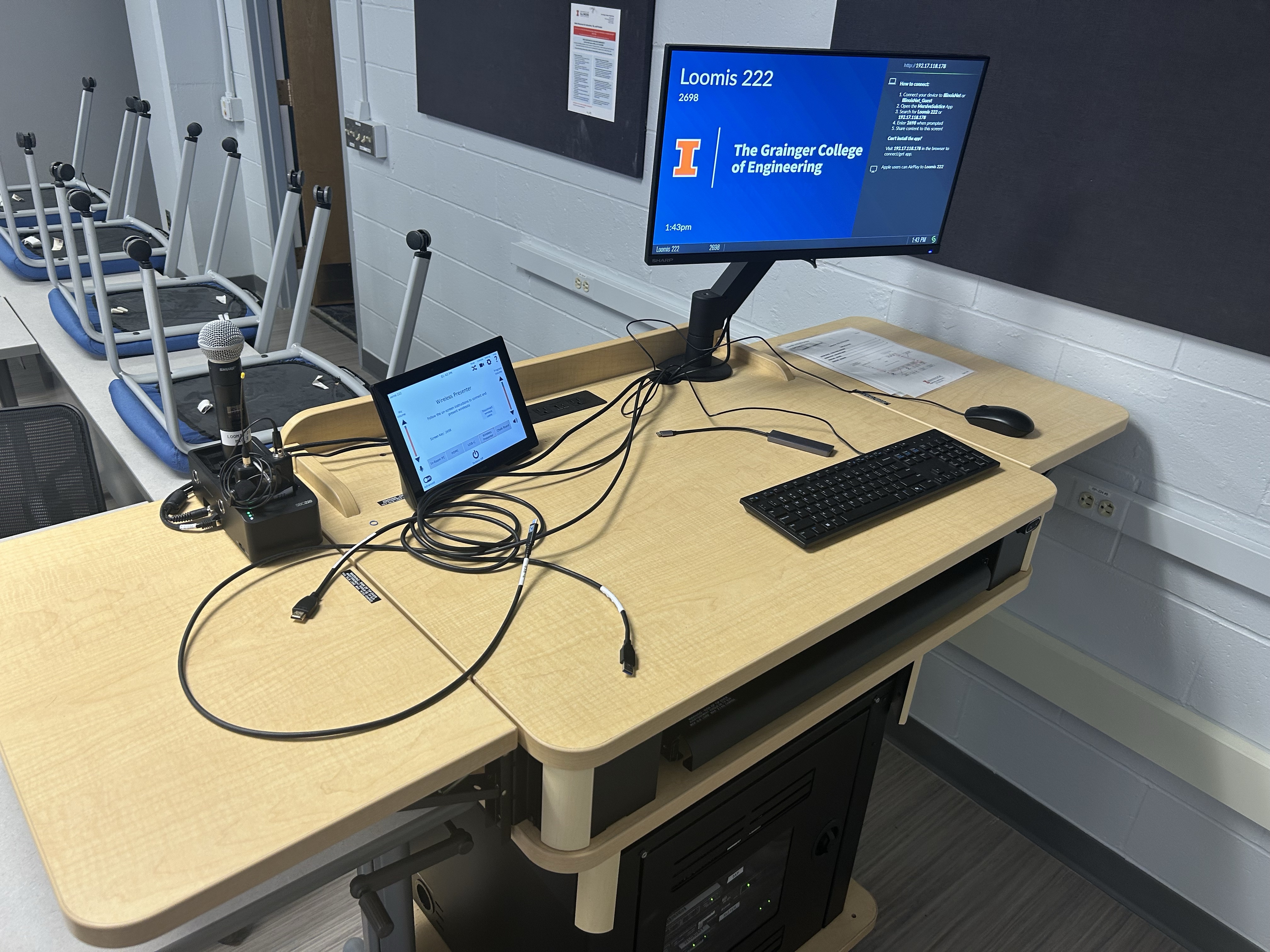 Image of Loomis_222_Lectern