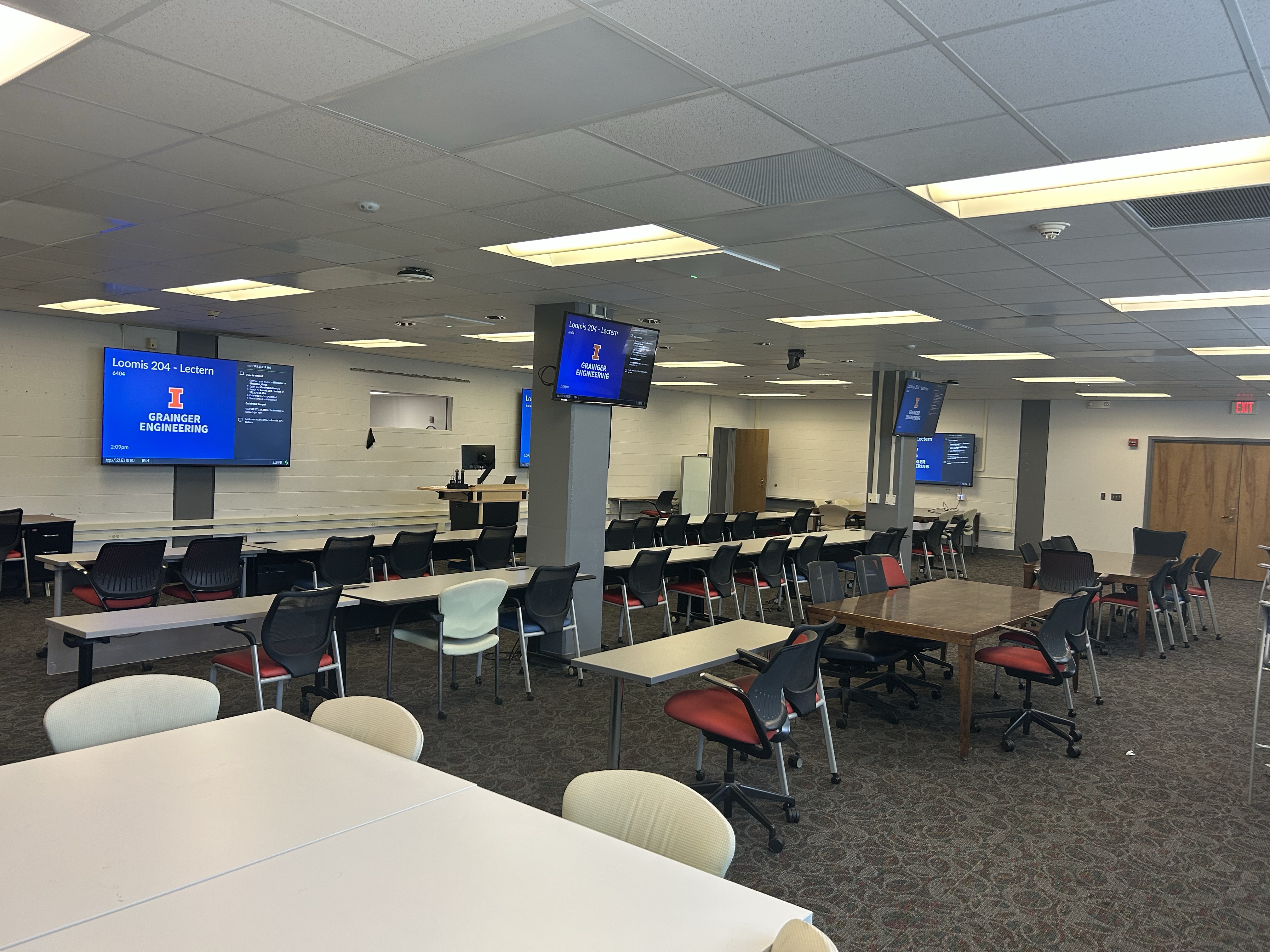 Image of Loomis_204_Full_Room_SE