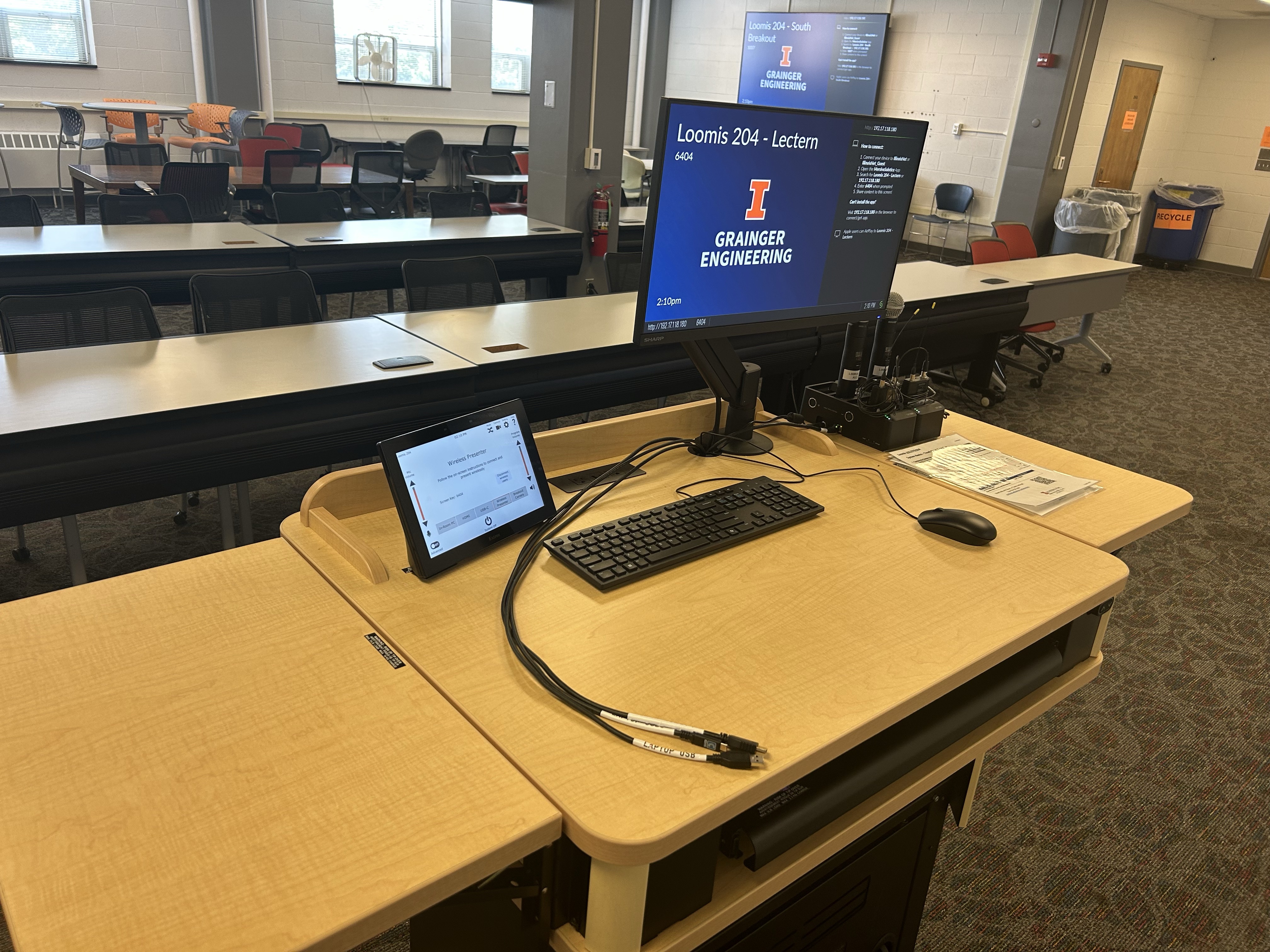 Image of Loomis_204_Lectern