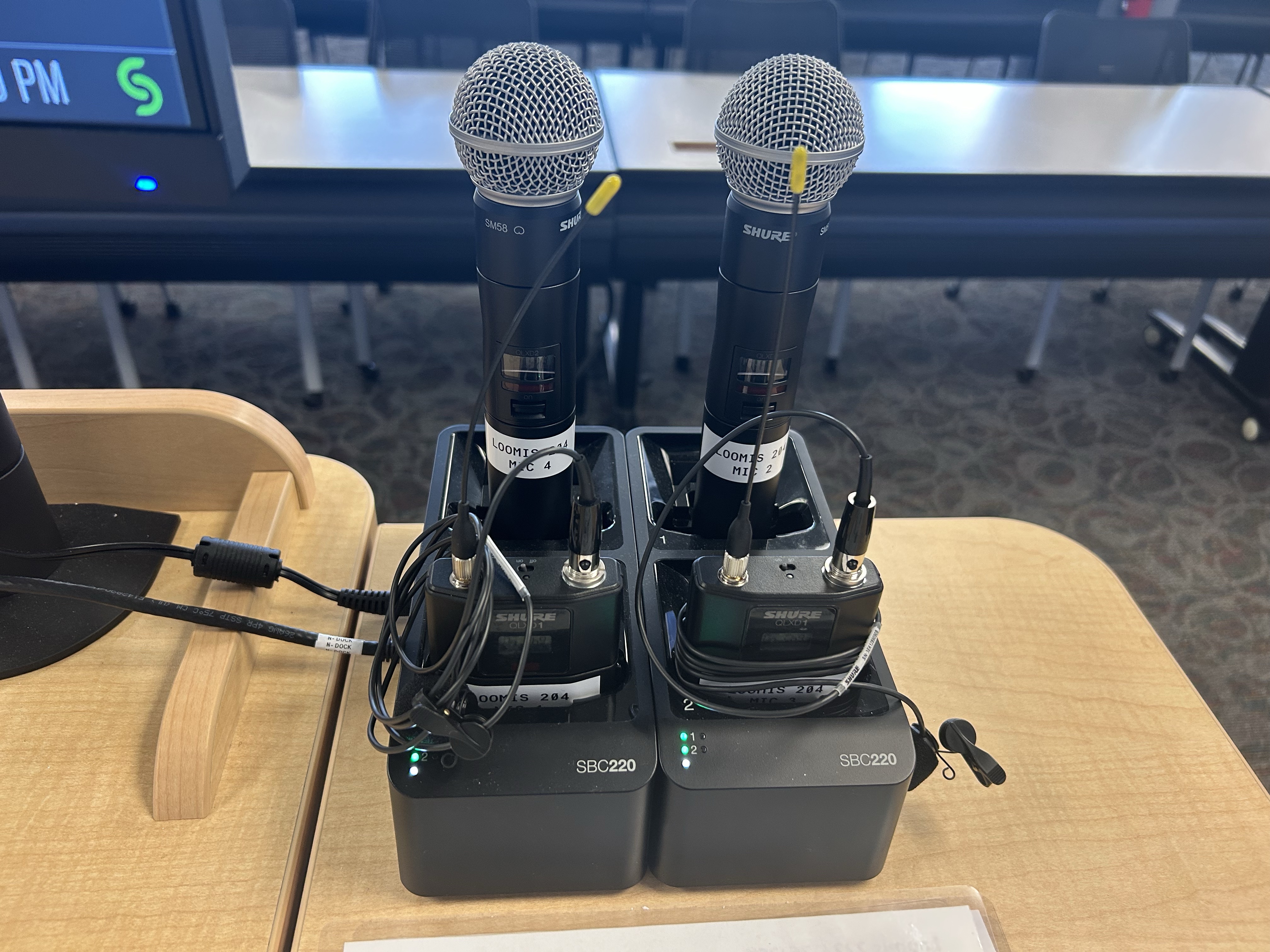 Image of Loomis_204_Mics