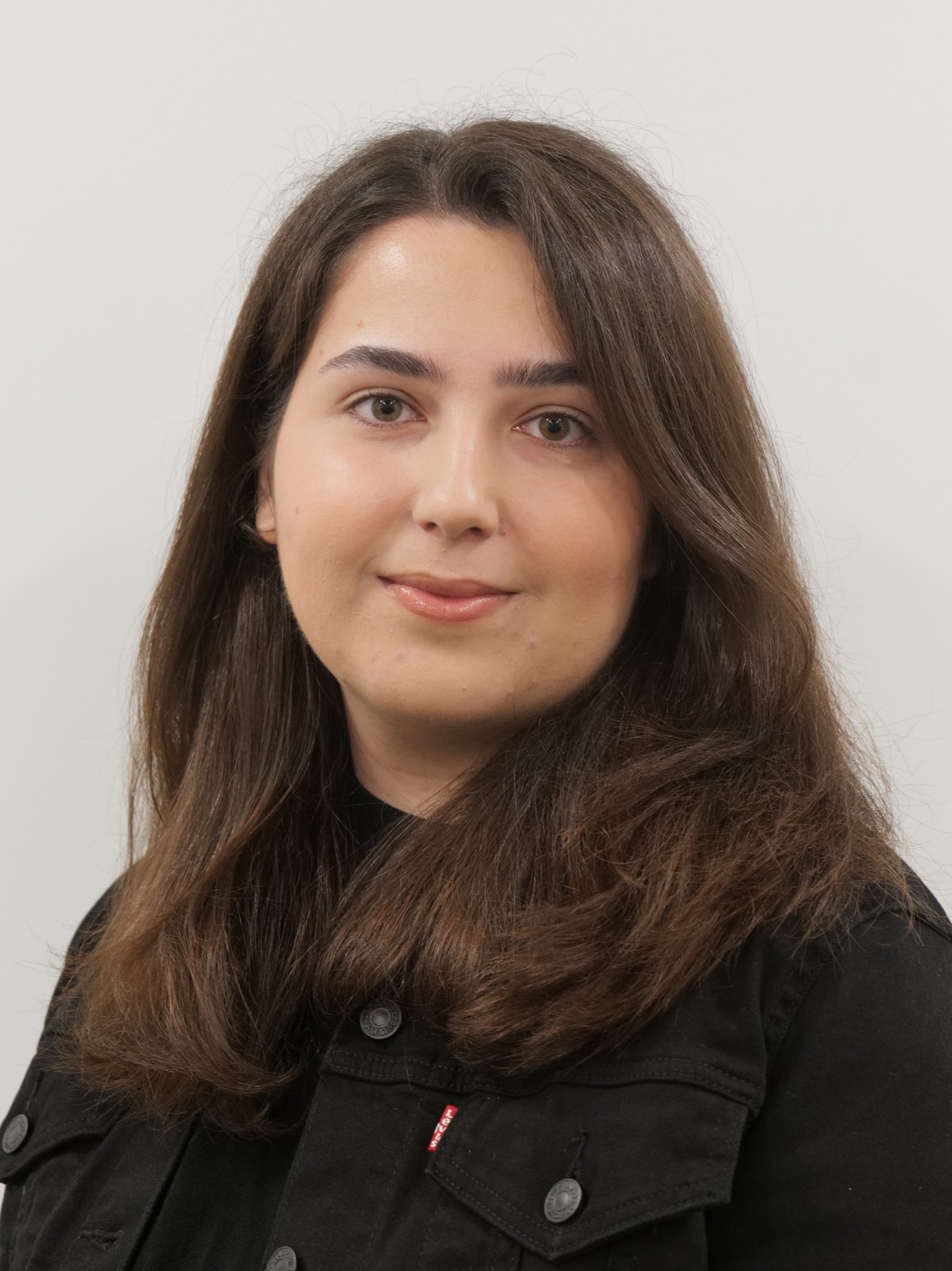 Mahsa Tofighian