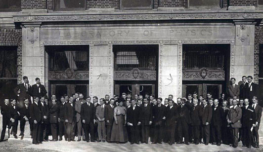 美国物理学会会议开幕式上的物理实验室,乌尔班纳,1909年11月27日至28日