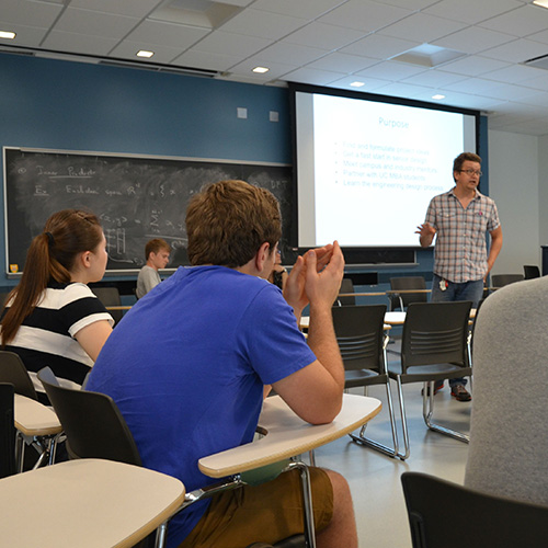 New ECE class gives students an indepth look at the engineering